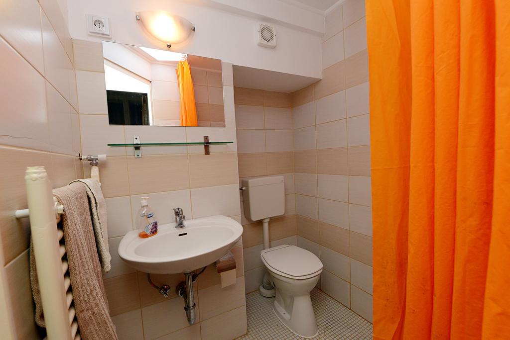 Centrum Apartman เปตช์ ภายนอก รูปภาพ